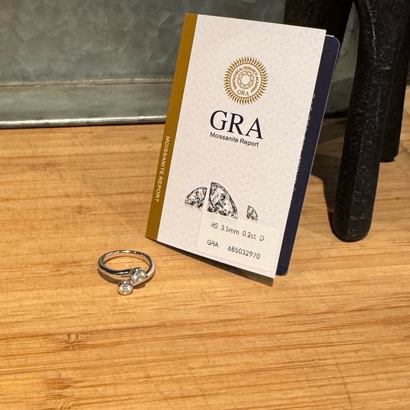 #61 0.4 ctw round bypass Moissanite ring